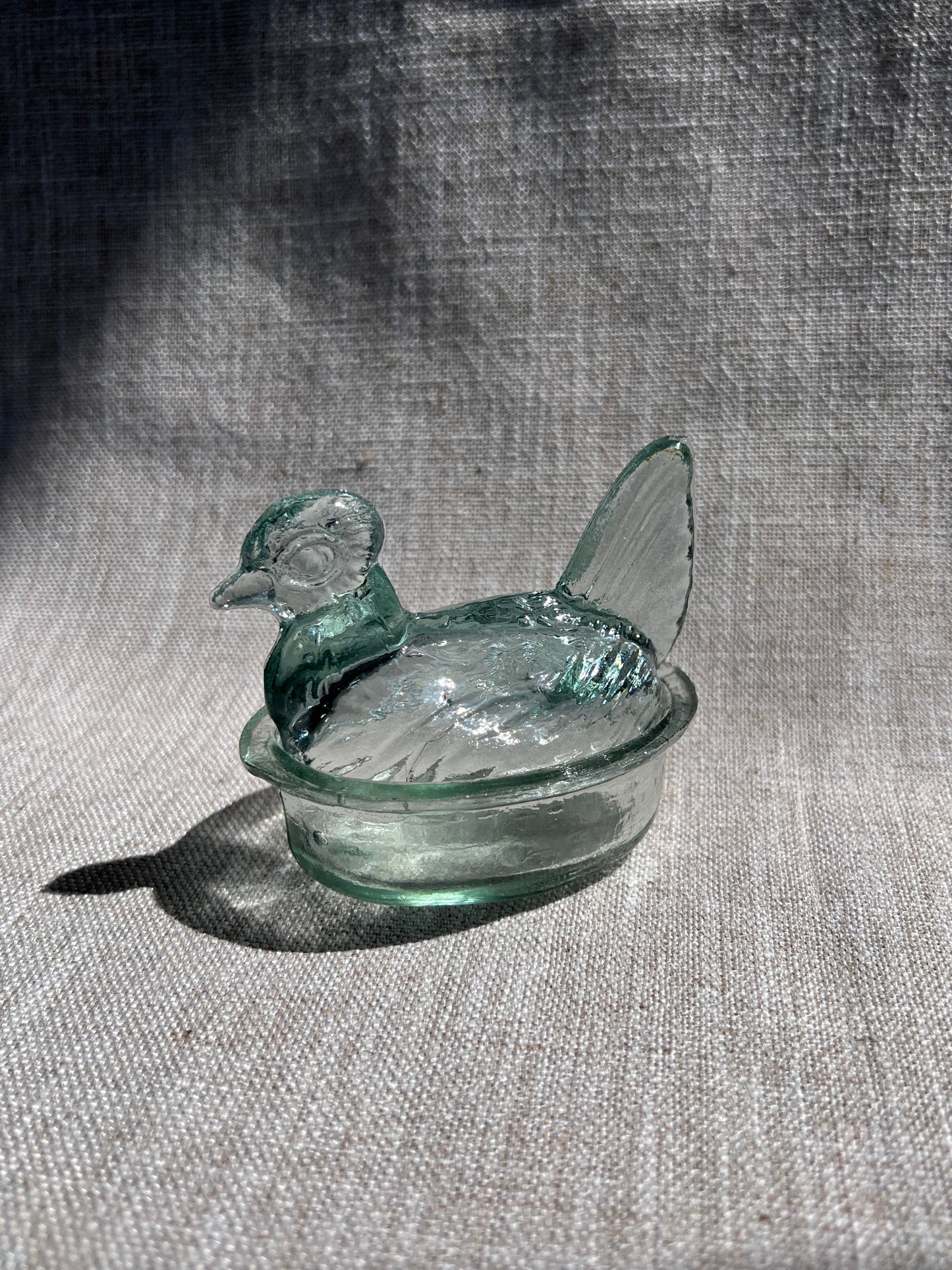 Nesting Hen Bowl & Lid - CLEAR DIAMOND | Hand Blown Glass - Colombia